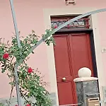 Roses House *