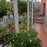 Roses House *