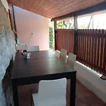 Holiday home Roses House