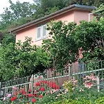 Roses House Tatil Evi Sestri Levante