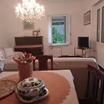Roses House Tatil Evi Sestri Levante