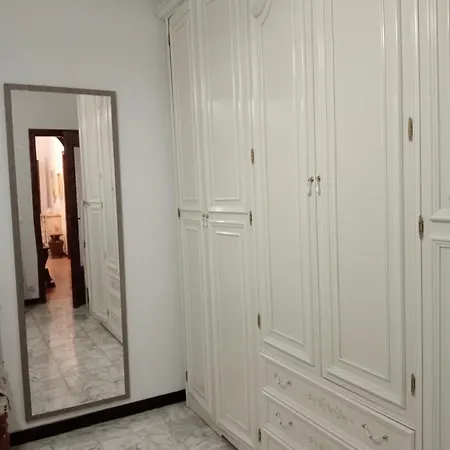Roses House * سيستري ليفانتي