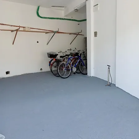 Roses House سيستري ليفانتي