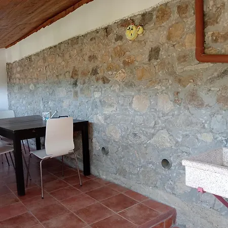 Roses House Σέστρι Λεβάντε